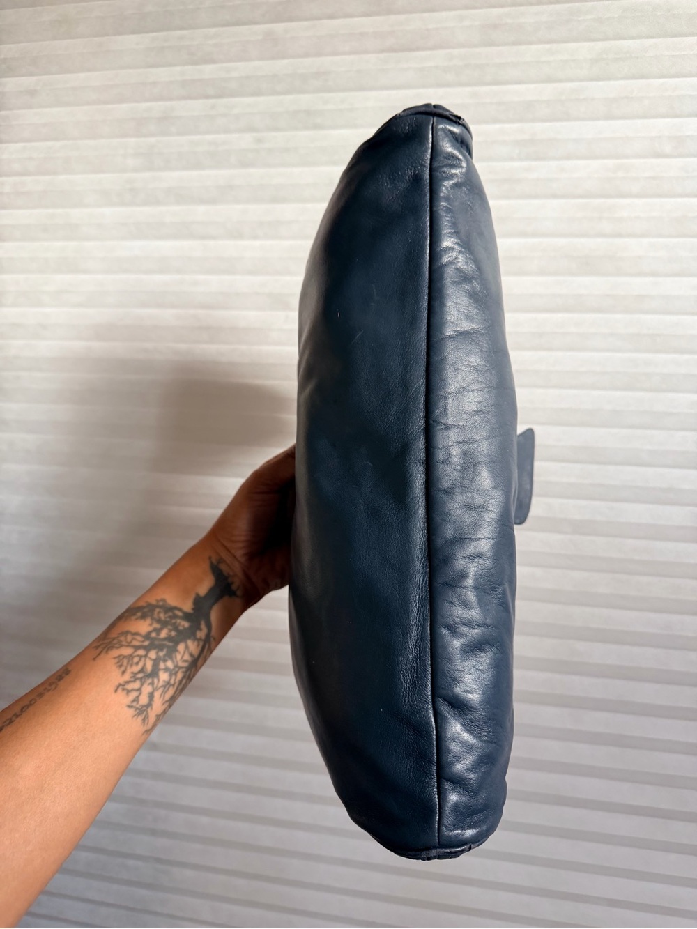 Vintage Anne Klein for Calderon Navy Soft Leather Foldover Evening Bag - Picture 2 of 16